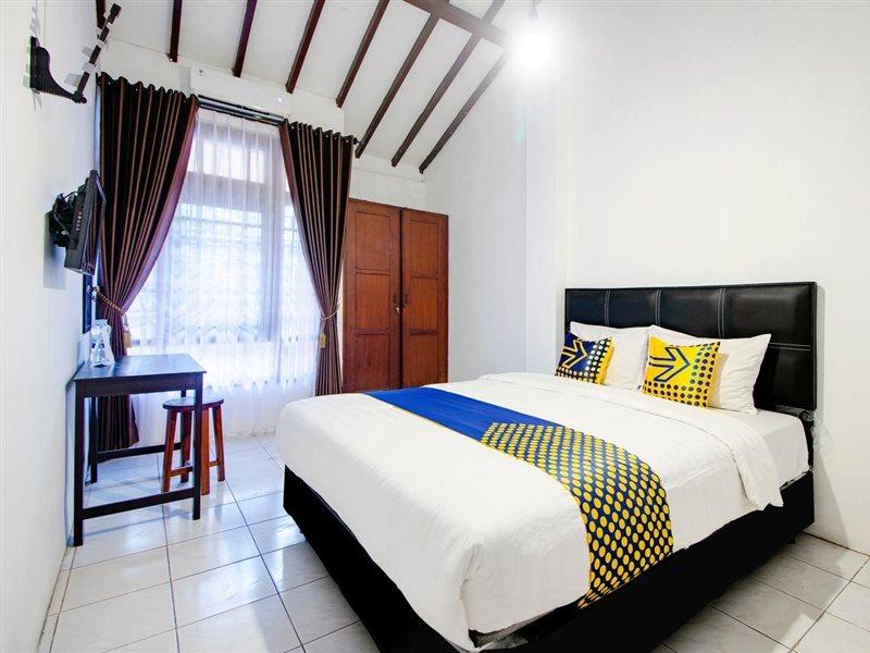 Spot On 2107 Ijo Pupus Syariah Residence Baturetno Exterior photo